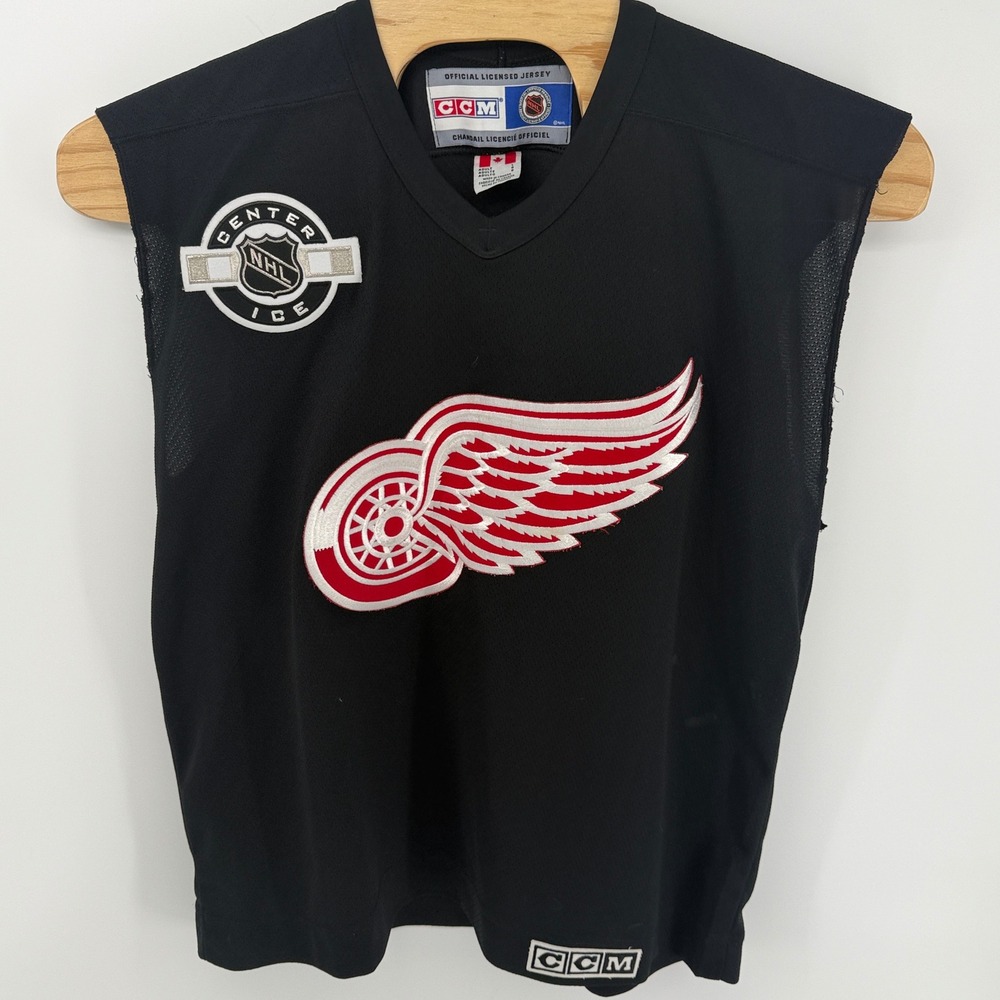 CCM Detroit Red Wings NHL Sleeveless Hockey Jersey Black Large Made in Canada